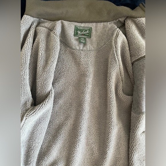 Woolrich Men's green zip-up jacket with hand pockets, chest pocket Size Medium - Picture 8 of 16